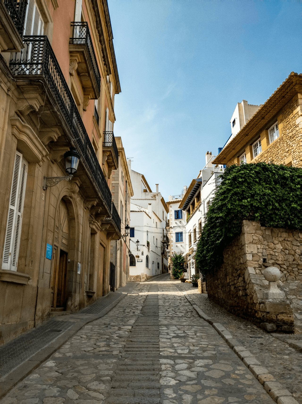 Buying Property in Sitges as an Expat – What to expect