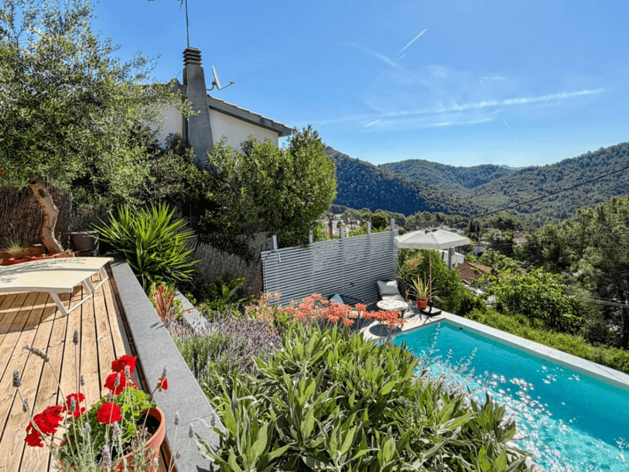 Villa with pool near Sitges close to schools, restaurants and stores