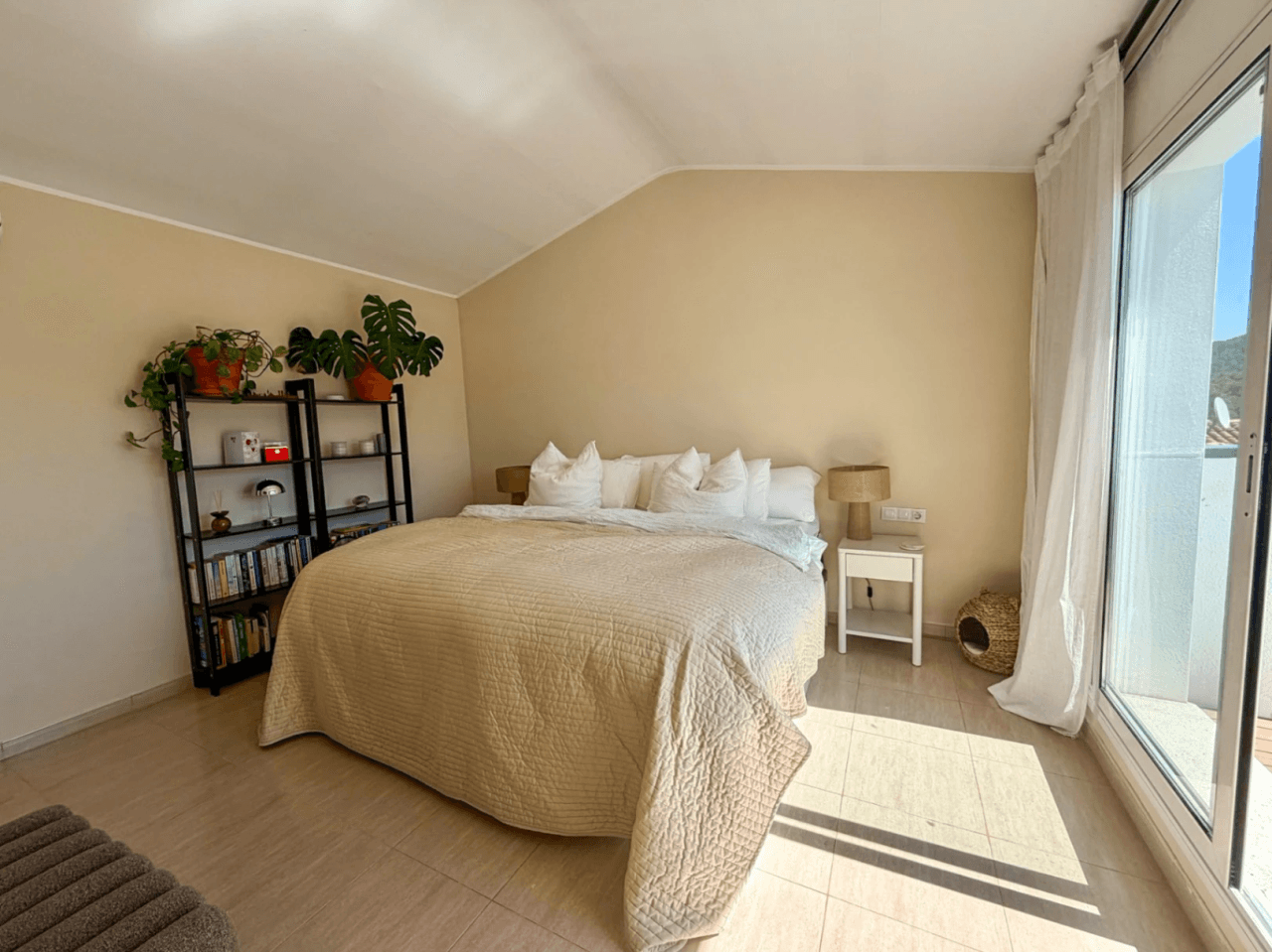 Villa with pool near Sitges close to schools, restaurants and stores