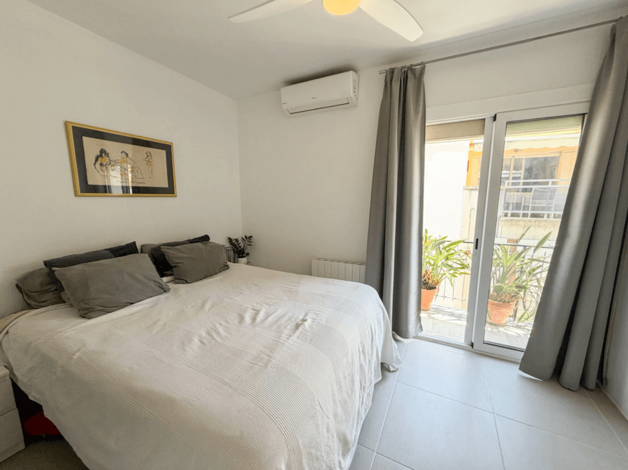 Bright & Quiet Apartment in the Heart of Town