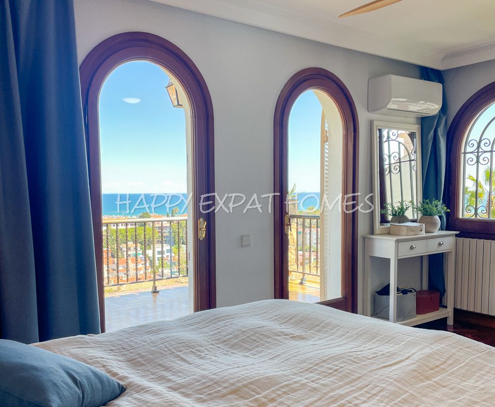 Spaziosa villa vista mare a Sitges con infinite possibilità